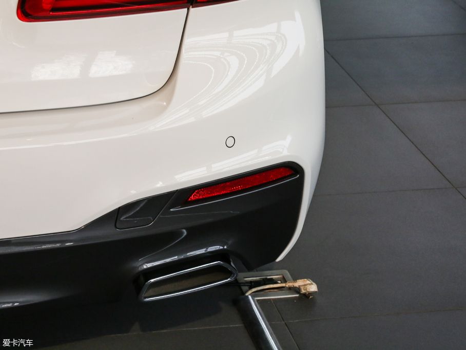 2017R5ϵ(M) 525i M\b