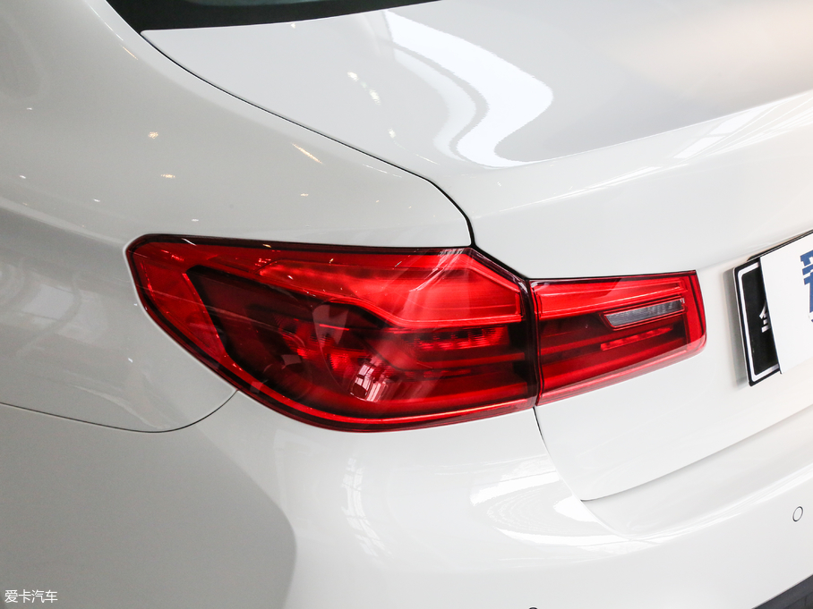 2017R5ϵ(M) 525i M\b