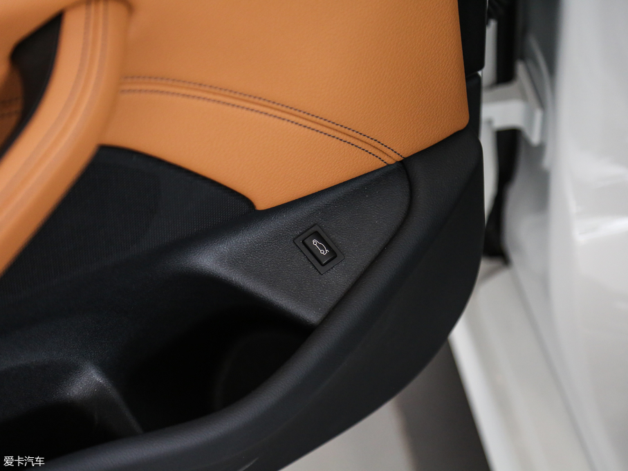 2017R5ϵ(M) 525i M\b