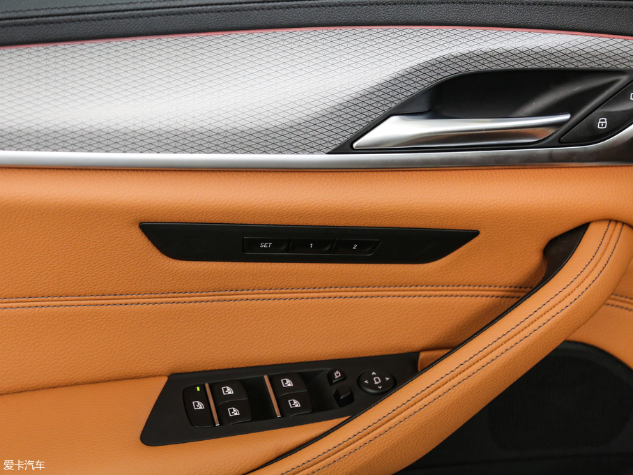 2017R5ϵ(M) 525i M\b