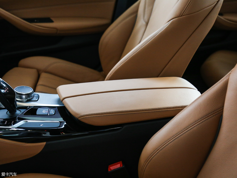 2017R5ϵ(M) 525i M\b