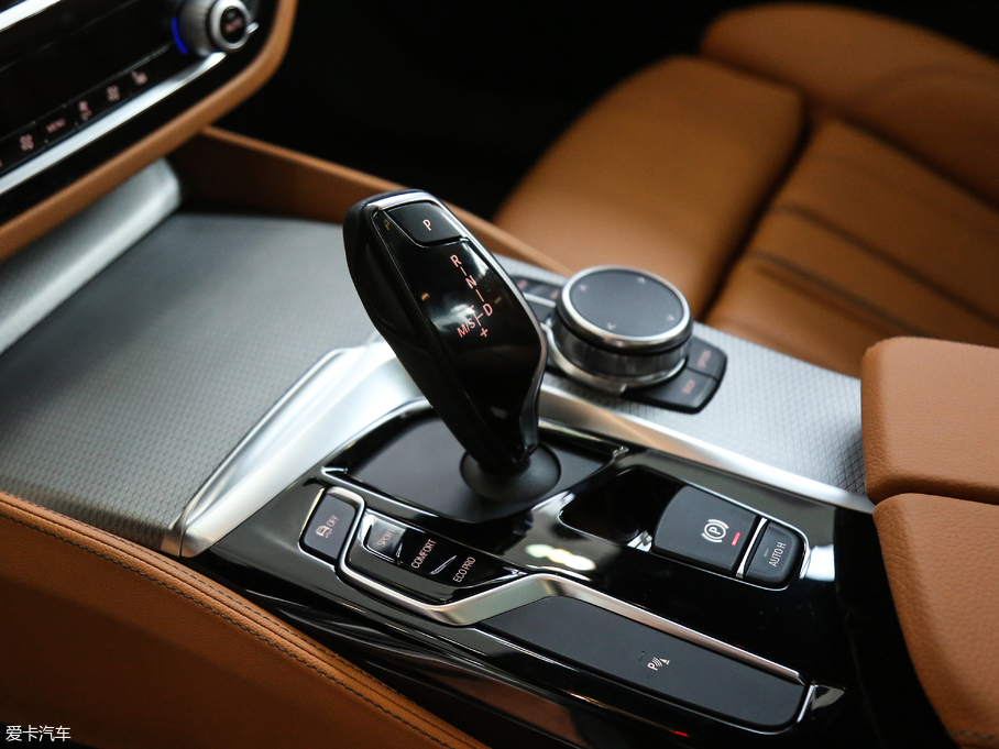 2017R5ϵ(M) 525i M\b