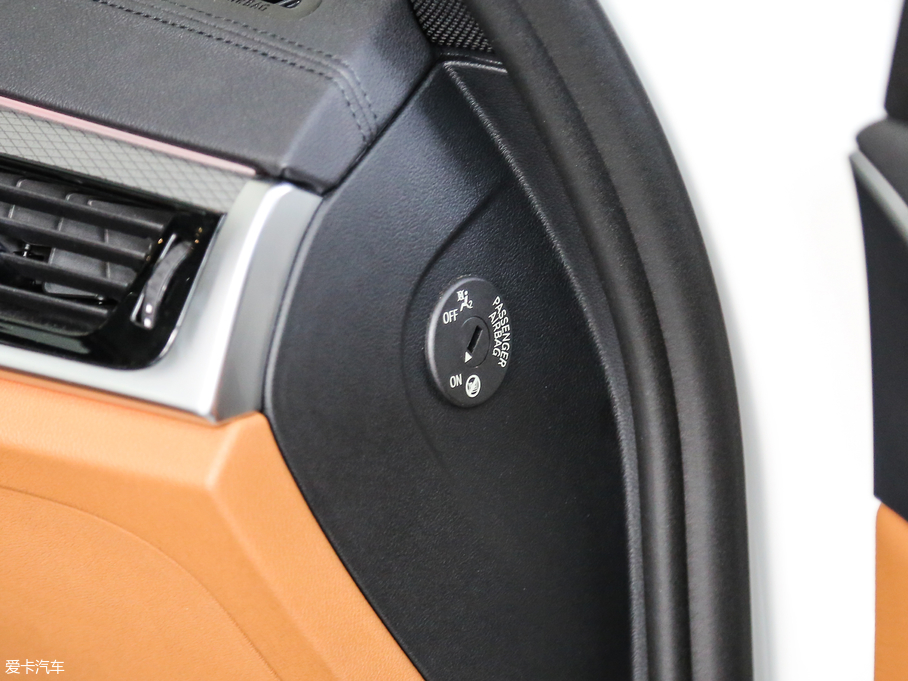 2017R5ϵ(M) 525i M\b