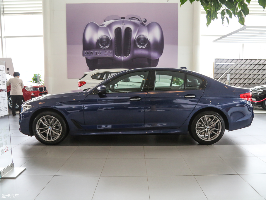 2017R5ϵ(M) 525i M\b