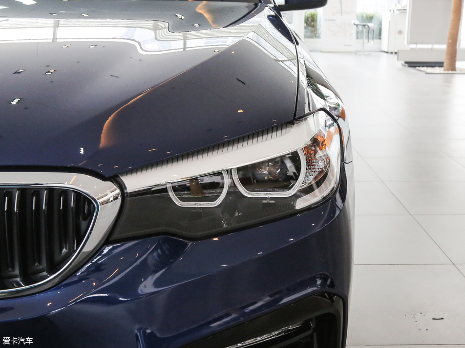 2017R5ϵ(M) 525i M\b