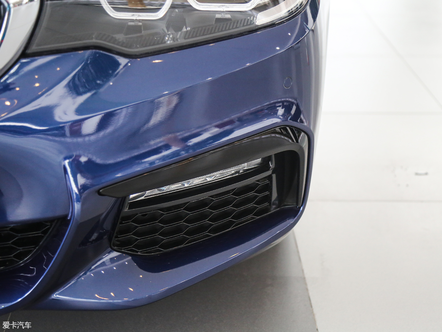 2017R5ϵ(M) 525i M\b