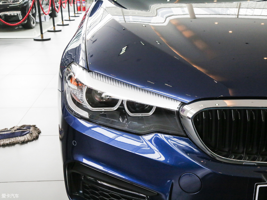 2017R5ϵ(M) 525i M\b