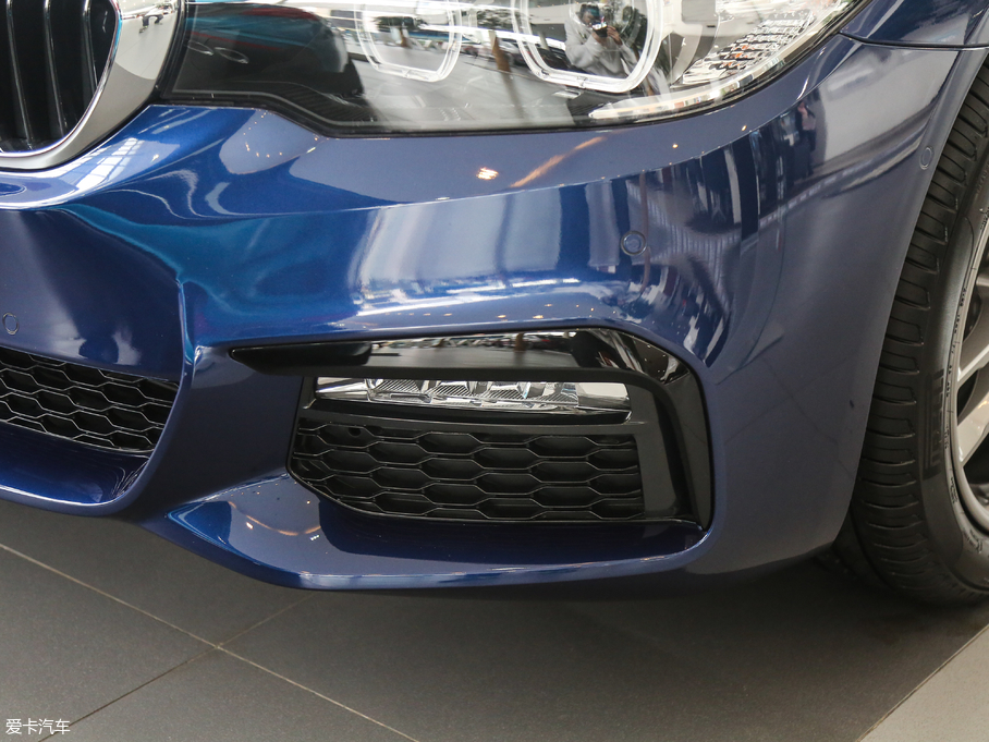 2017R5ϵ(M) 525i M\b