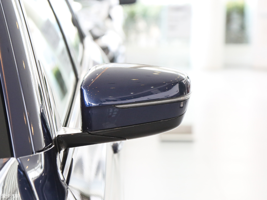 2017R5ϵ(M) 525i M\b