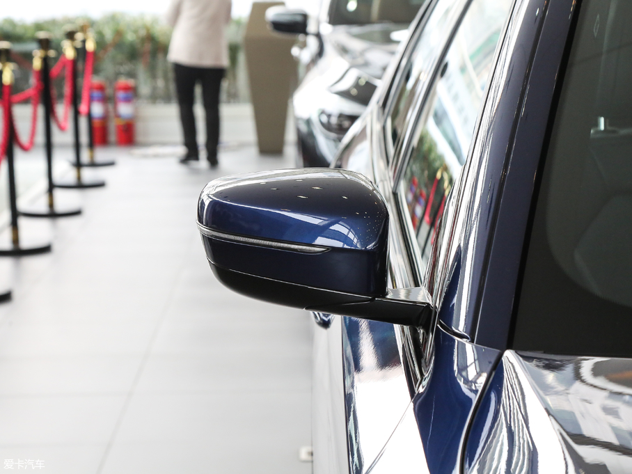 2017R5ϵ(M) 525i M\b