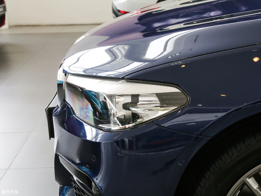 2017R5ϵ(M) 525i M\b