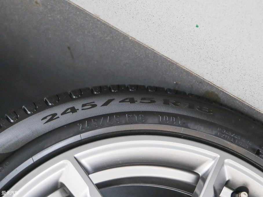 2017R5ϵ(M) 525i M\b