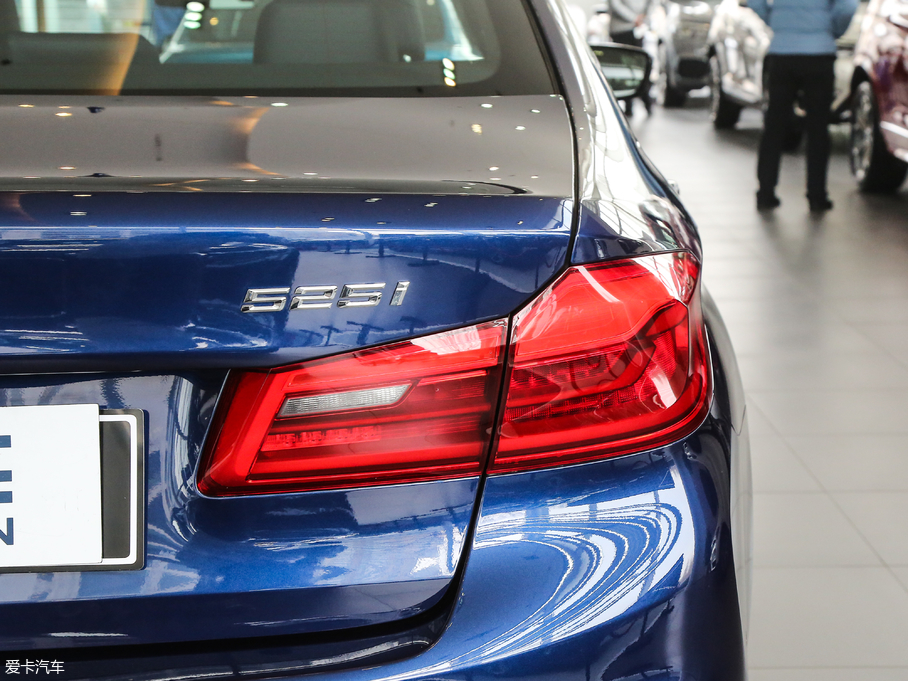 2017R5ϵ(M) 525i M\b