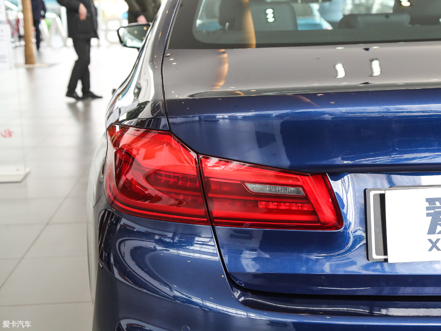 2017R5ϵ(M) 525i M\b