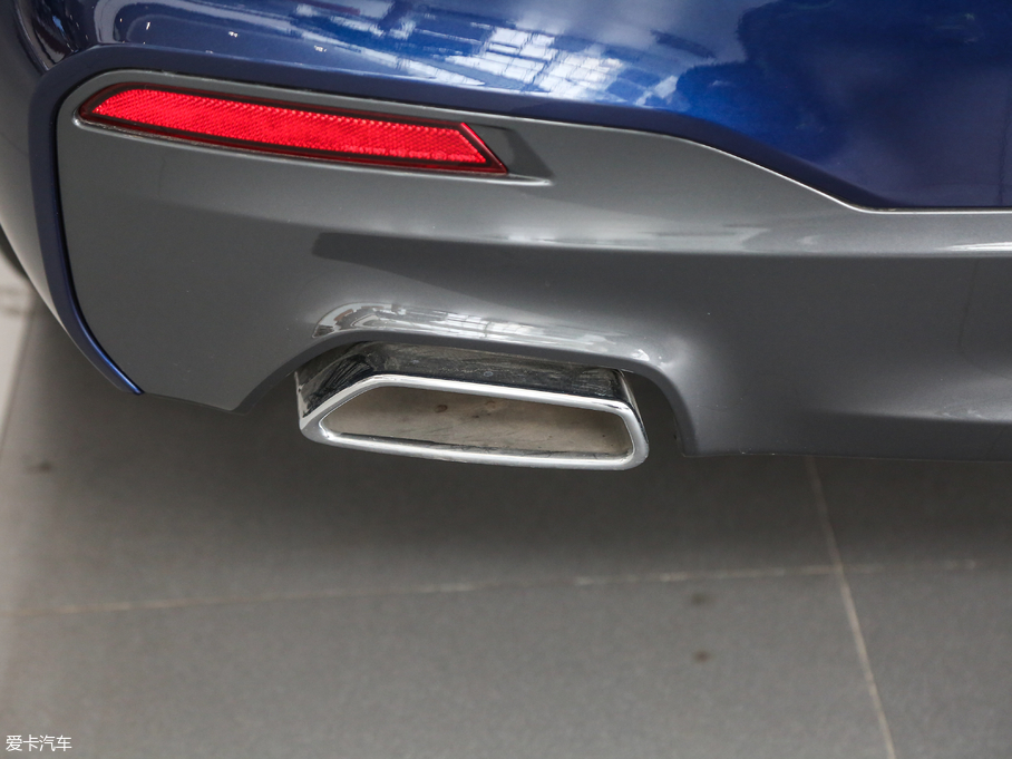 2017R5ϵ(M) 525i M\b