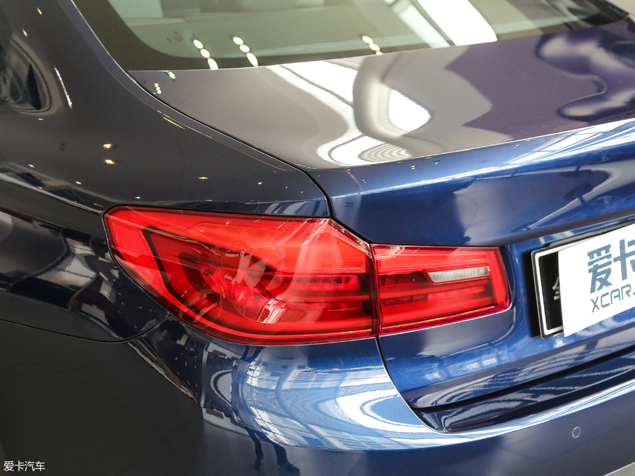 2017R5ϵ(M) 525i M\b