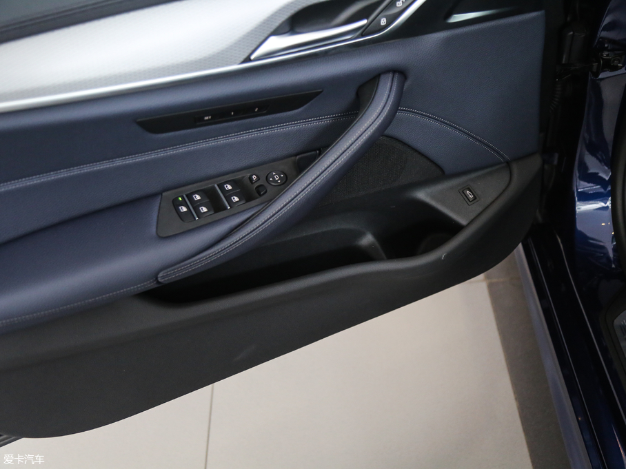 2017R5ϵ(M) 525i M\b