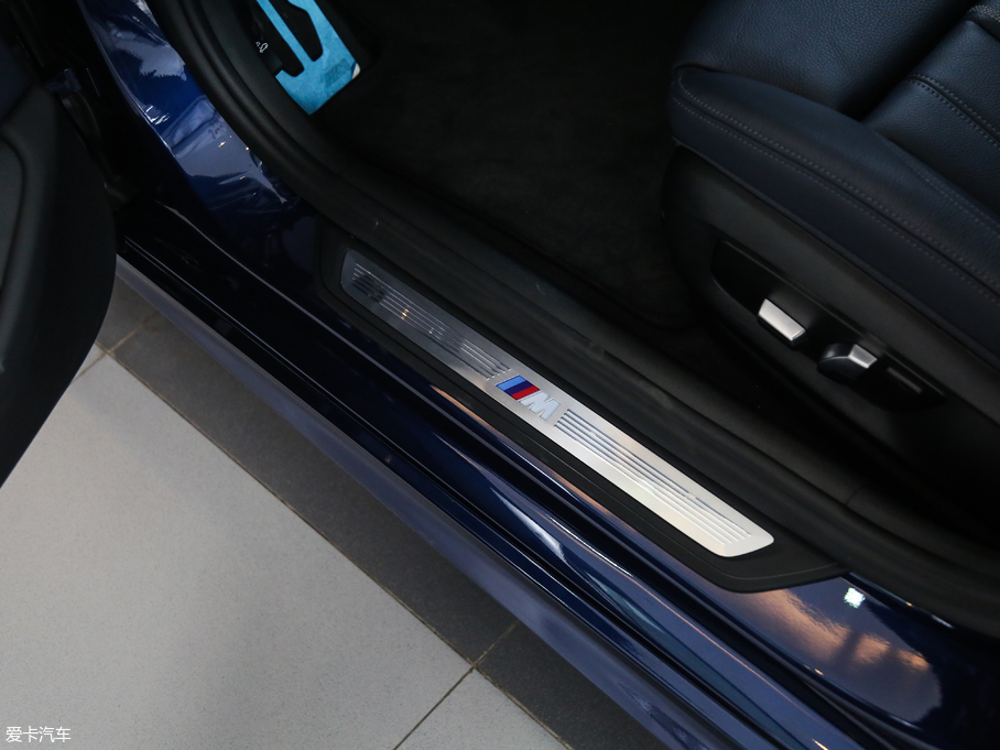 2017R5ϵ(M) 525i M\b