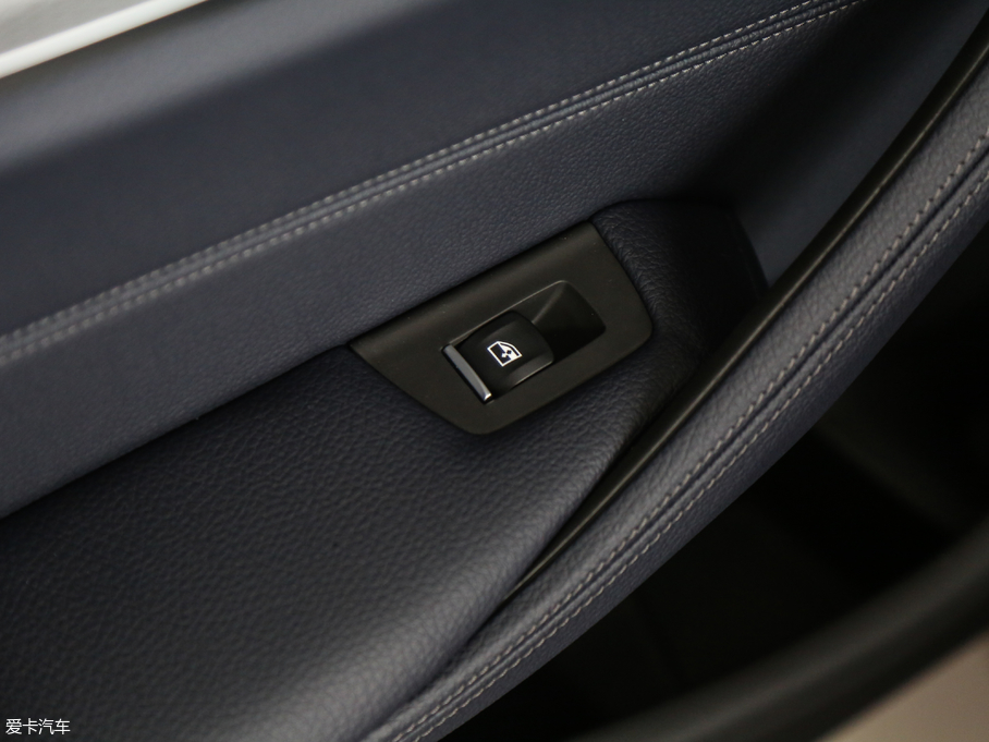 2017R5ϵ(M) 525i M\b