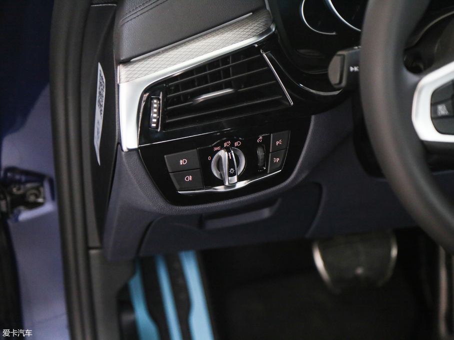 2017R5ϵ(M) 525i M\b