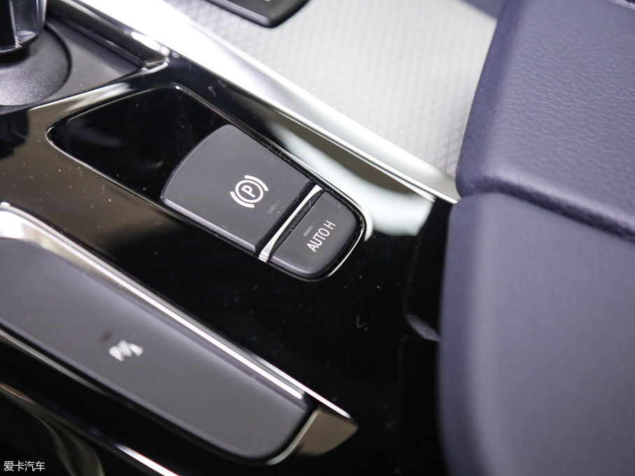 2017R5ϵ(M) 525i M\b