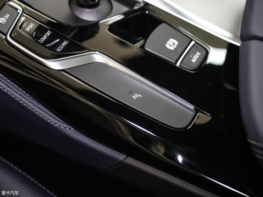 2017R5ϵ(M(jn)) 525i M\(yn)(dng)b