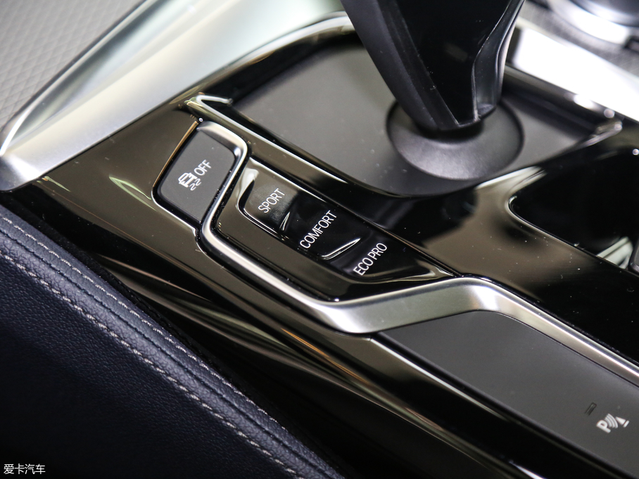 2017R5ϵ(M) 525i M\b