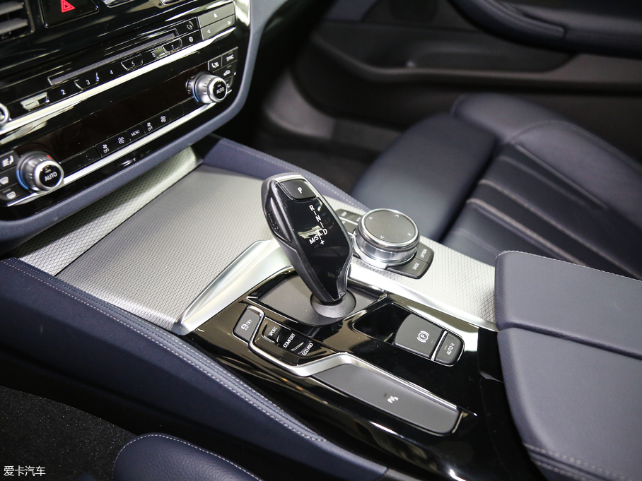 2017R5ϵ(M) 525i M\b