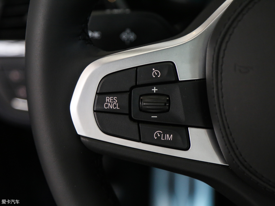 2017R5ϵ(M) 525i M\b