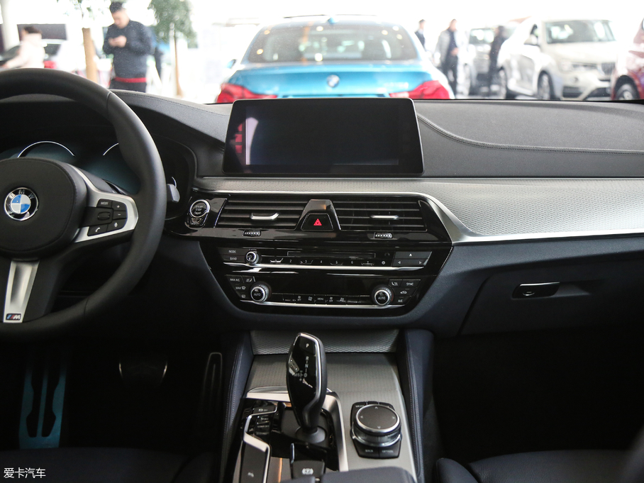 2017R5ϵ(M) 525i M\b