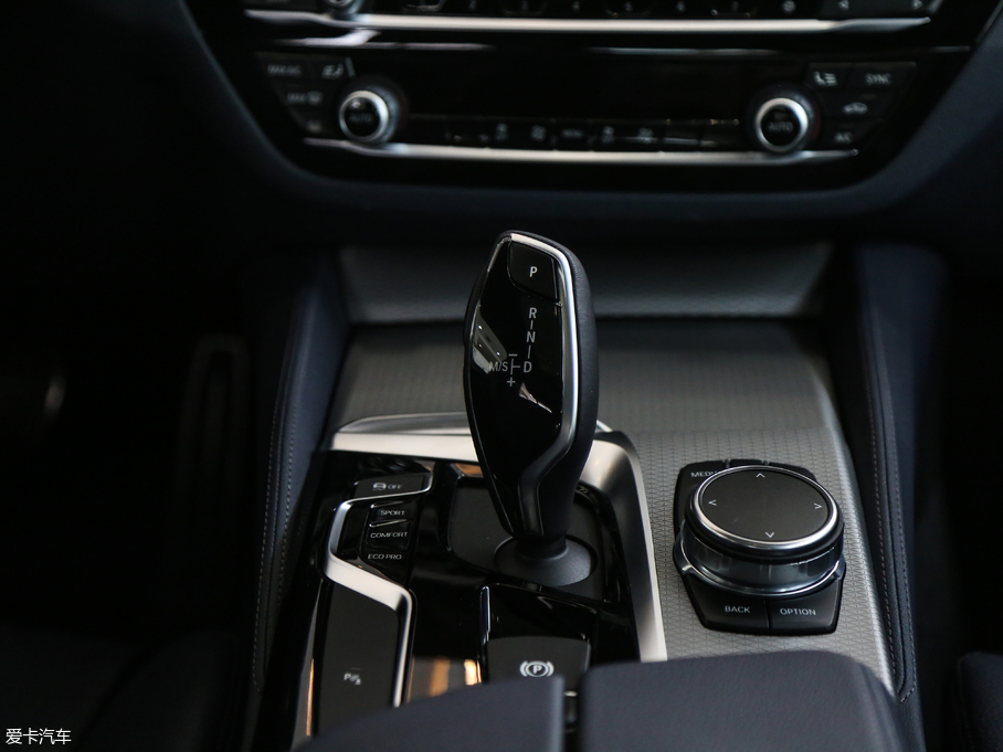 2017R5ϵ(M) 525i M\b