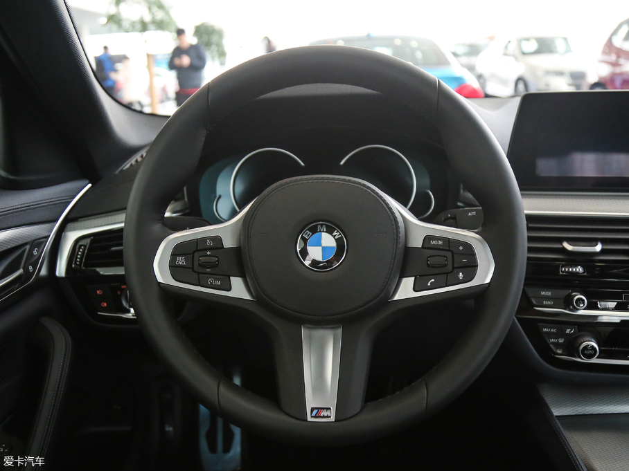 2017R5ϵ(M) 525i M\b