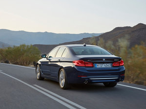 2017款530d xDrive 整体外观
