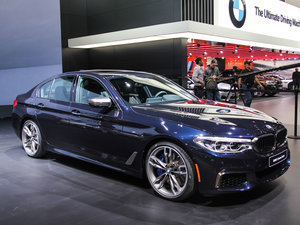 2017款M550i xDrive 整体外观