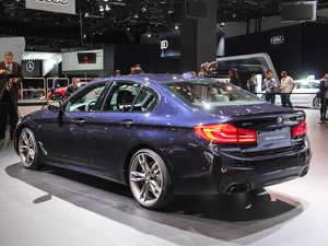 2017款M550i xDrive 整体外观