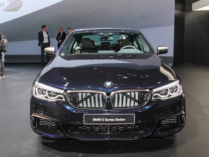 2017款M550i xDrive 整体外观