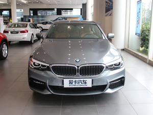 2017款525i M运动套装 正前