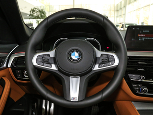 2017款525i M运动套装 方向盘