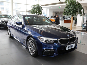 2017款525i M运动套装 整体外观