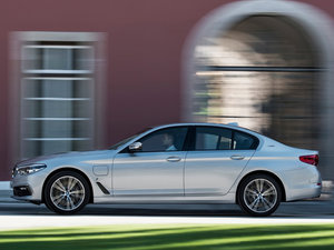 2017530e iPerformance w^