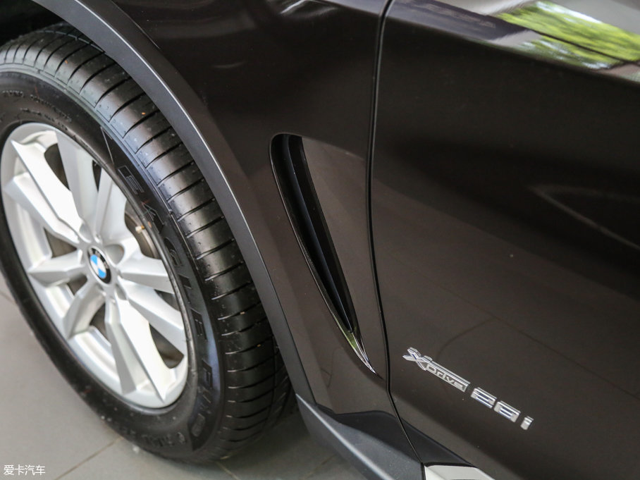 2017RX5(M) xDrive28i