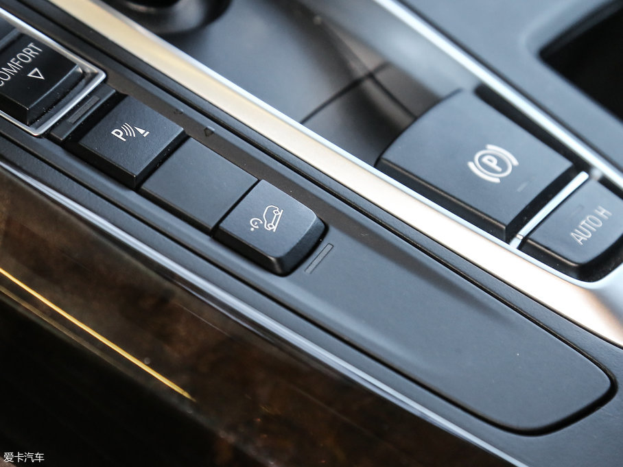 2017RX5(M) xDrive35i A