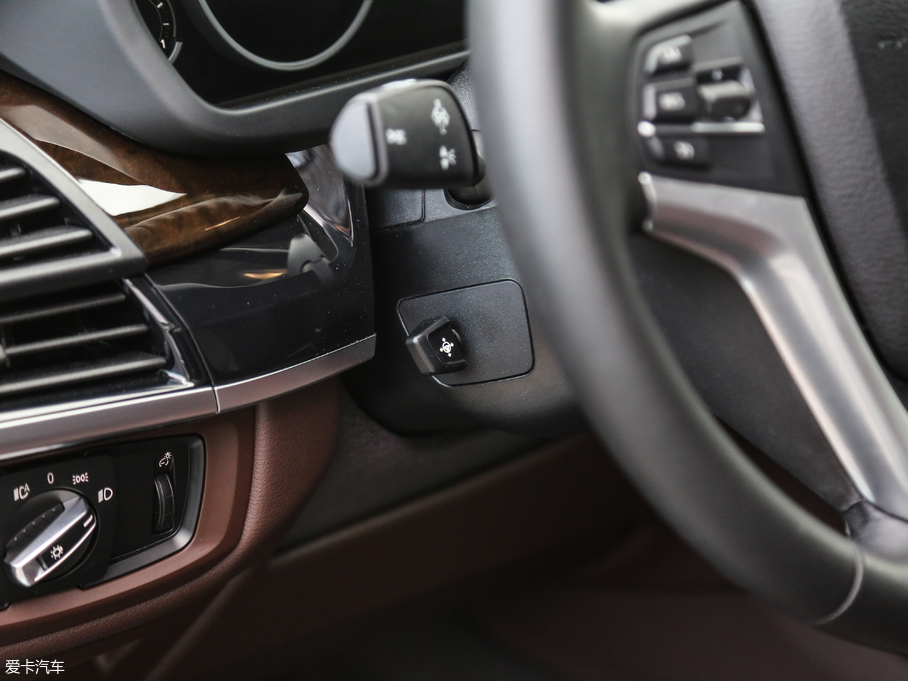 2017RX5(M) xDrive28i