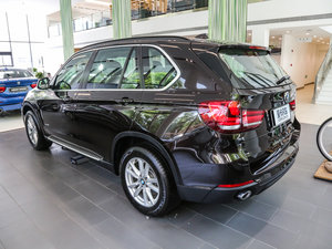 2017款xDrive28i 左后45度