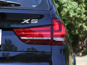 2017款xDrive35i M运动型 尾灯