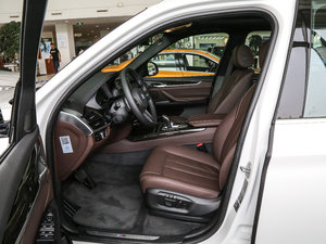 2017款xDrive35i 领先型 前排空间