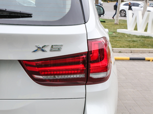 2017款xDrive28i 尾灯