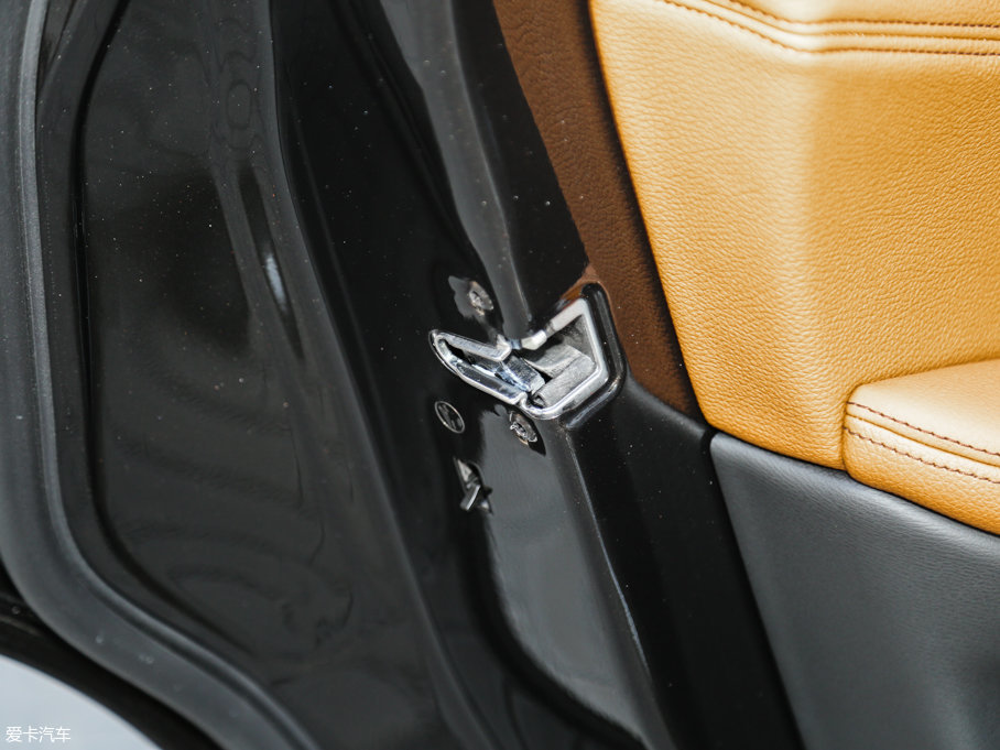 2017RX6 xDrive28i