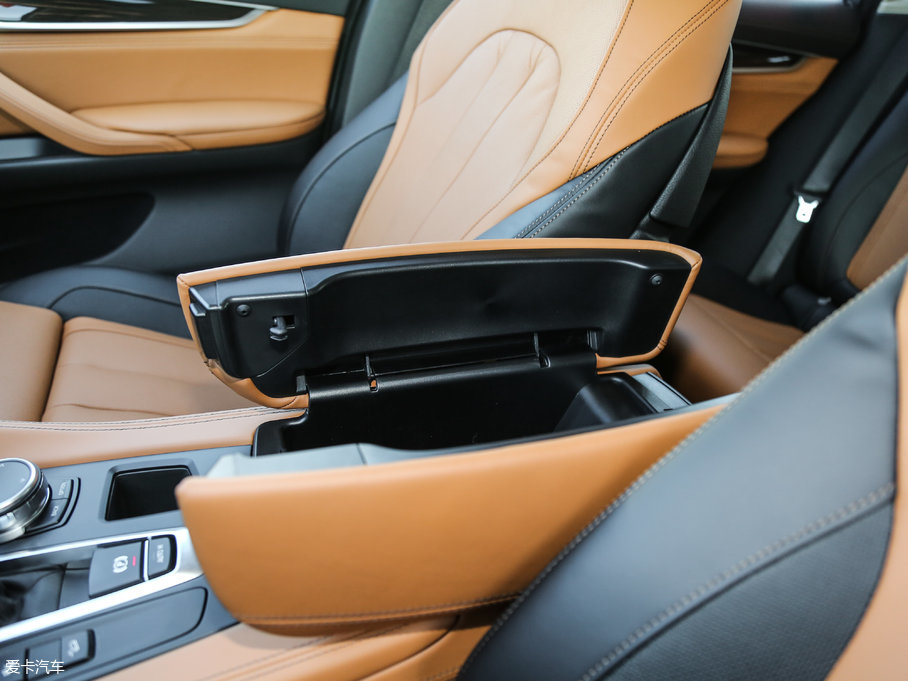 2017RX6 xDrive 35i