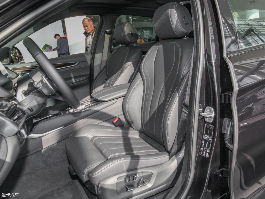 2017RX6 xDrive28i